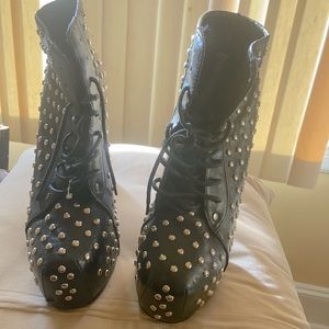 Faux leather boots prev worn metal tacks lace up